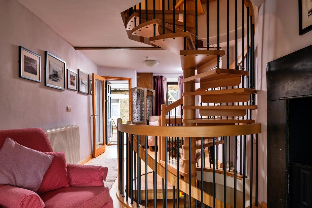 Finest Retreats - Dolwar